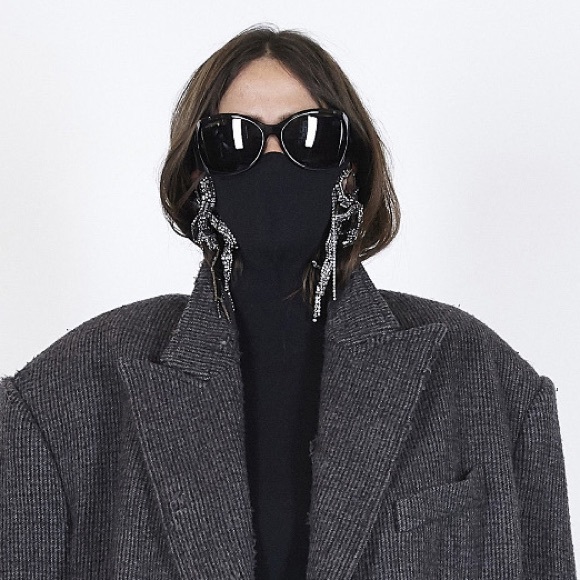 Meet your Posher, V - Picture 1 of 1